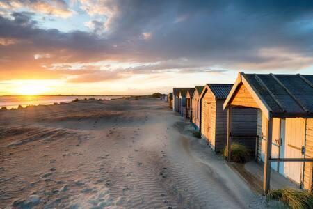 Charming Bolthole 400M To Beach Earnley エクステリア 写真